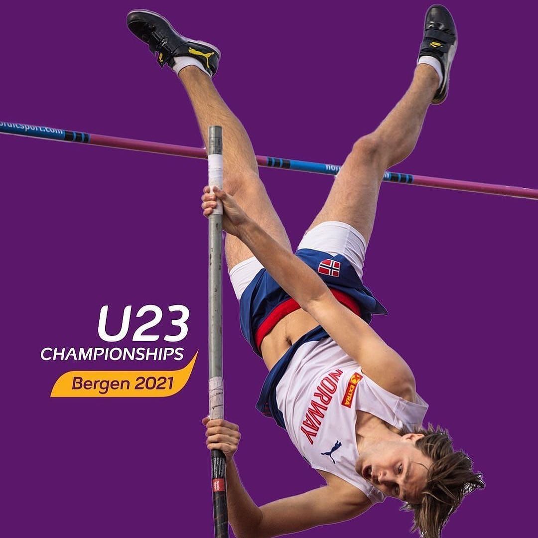 Шест для стрибків Nordic Sport Vaulting Pole EVO2 (5м)